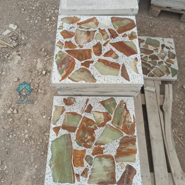 موزاییک لاشه سوپر کرمان چندتایی در کنار دسته